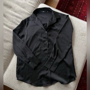 Uniqlo Black Button Up Shirt